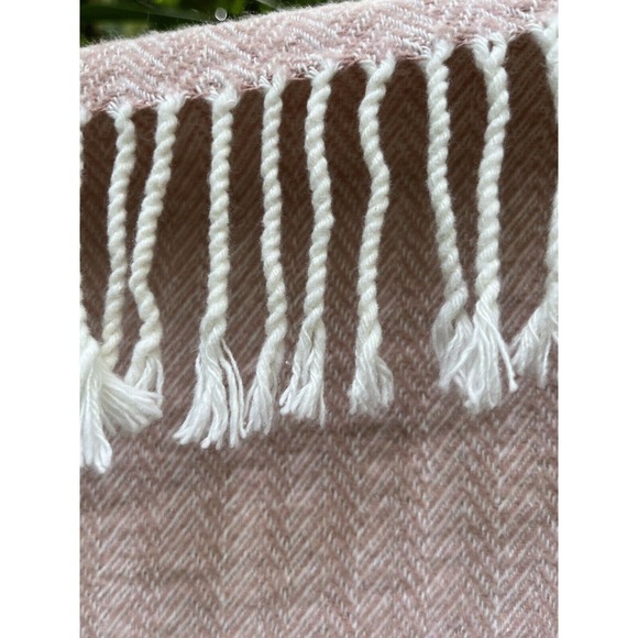 Nido Notte Made In Italy Throw Blanket 56x49 Pink Cream Chevron Stripes Fringed - Picture 11 of 12